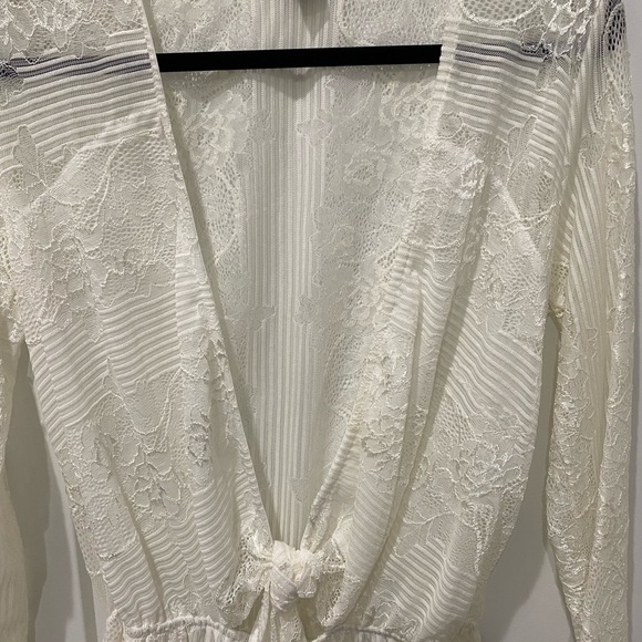 FASHION NOVA Romper!!✨ - Picture 2 of 4